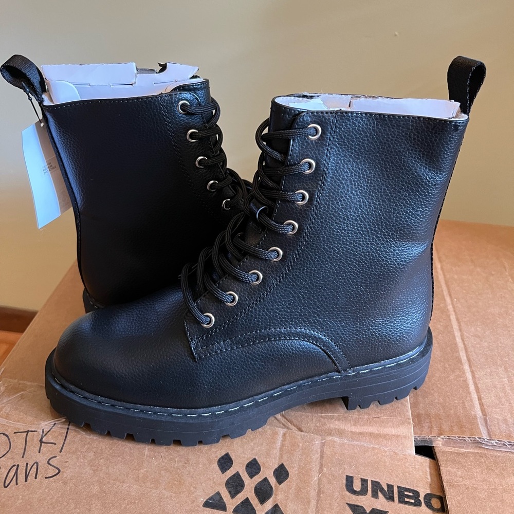 NWT Forever21 Combat Boots with Faux Fur Lining